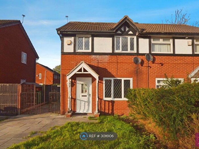3 Bedroom Semi Detached House To Rent In Athenian Gardens, Salford, M7
