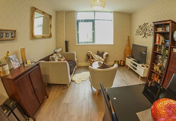 1 Bedroom Flat To Rent In Greenleigh Court, Dawsons Square, Leeds, West Yorkshire, LS28