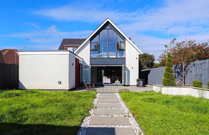4 Bedroom Detached House For Sale In Port Road West, Barry, CF62