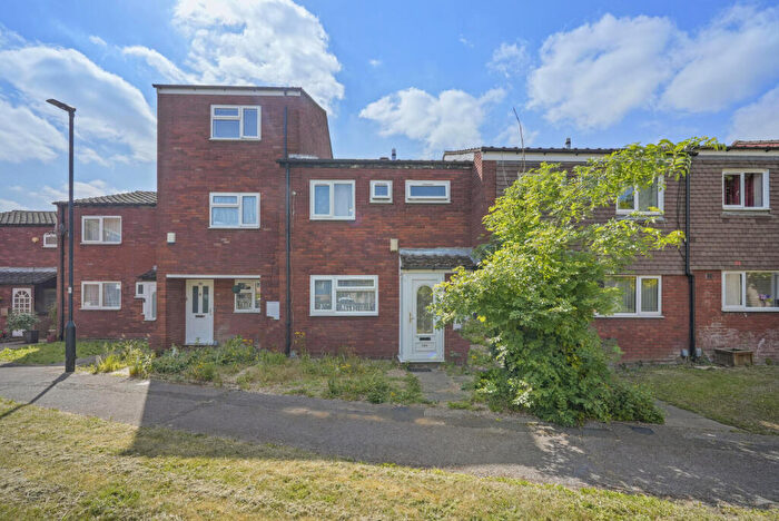 3 Bedroom House For Sale In Holmesdale, Waltham Cross, EN8