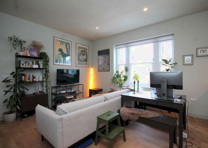 1 Bedroom Flat To Rent In Kynaston Avenue, Stoke Newington, N16