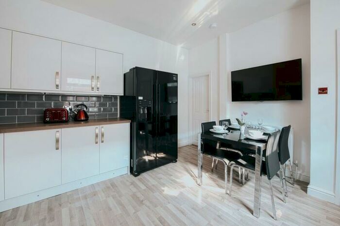 4 Bedroom Terraced House To Rent In Branksome Place, Hyde Park, Leeds, LS6