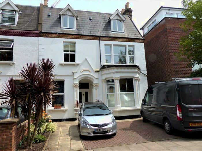 2 Bedroom Flat To Rent In Sunningfields Road, Hendon, London, NW4