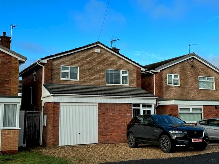 3 Bedroom Detached House To Rent In Barmouth Close, Willenhall, WV12