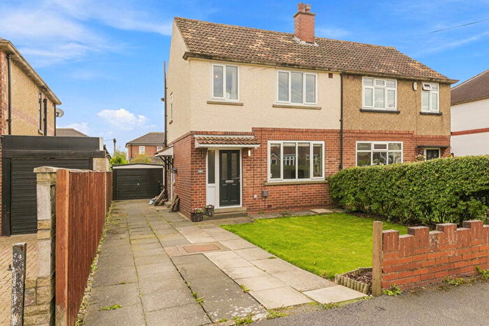 3 Bedroom Semi-Detached House For Sale In Lyndhurst Road, Scholes, Leeds, LS15