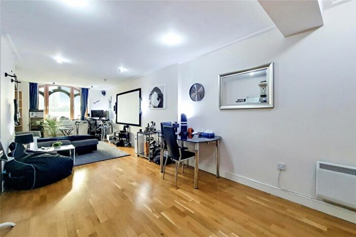 1 Bedroom Flat To Rent In City Approach, City Road, EC1V