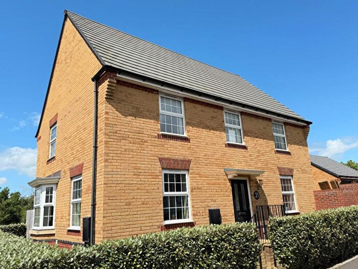 4 Bedroom Detached House For Sale In Alfred Underwood Way, Great Oldbury, Stonehouse, GL10