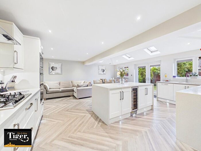 4 Bedroom Detached House For Sale In Roxburgh Road, Blackpool, FY4