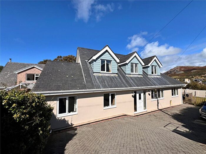 5 Bedroom Bungalow For Sale In Cefn Y Twr, Nefyn, Pwllheli, Gwynedd, LL53
