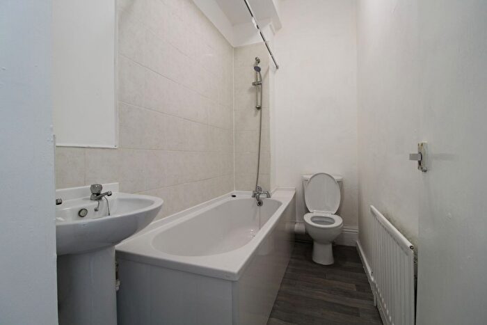 3 Bedroom Flat To Rent In Laurel Street, Wallsend, NE28