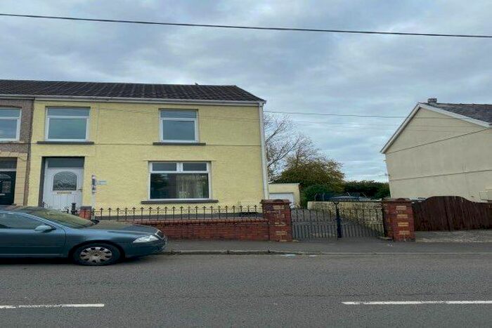 3 Bedroom Property To Rent In High Street, Swansea, SA4