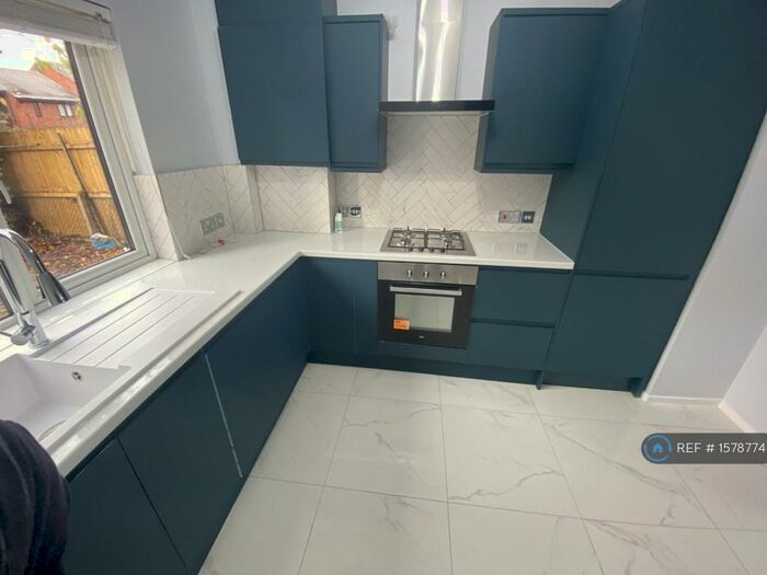 2 Bedroom Flat To Rent In Eastney Road, London, CR0