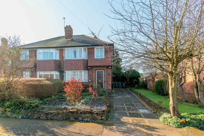 3 Bedroom Semi-Detached House For Sale In Medina Drive, Tollerton, Nottingham, NG12