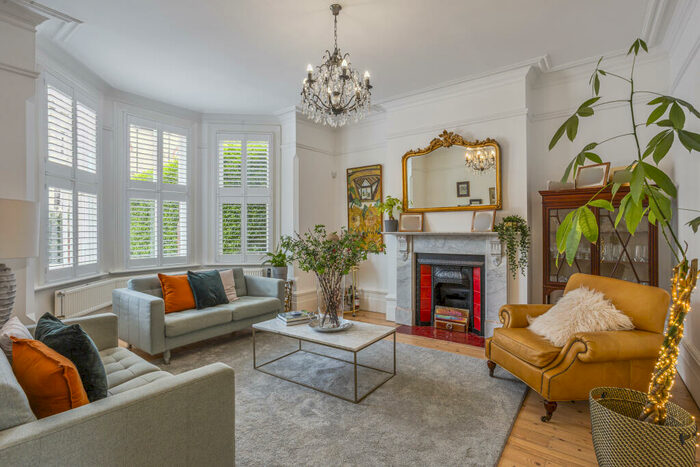5 Bedroom Semi-Detached House To Rent In Iffley Road, Oxford, OX4