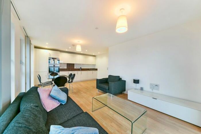 3 Bedroom Flat For Sale In Ivy Point, Hannaford Walk, London, E3