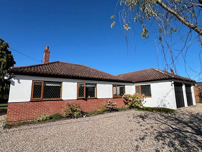 4 Bedroom Bungalow To Rent In Hall Road, Winfarthing, Diss, IP22