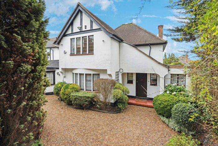 5 Bedroom Terraced House To Rent In High View, Pinner, HA5