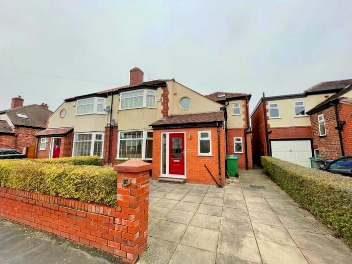 3 Bedroom Semi-Detached House To Rent In Kingsfield Drive, Didsbury, M20