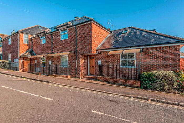 2 Bedroom Flat To Rent In Armstrong Road, Englefield Green, Egham, TW20