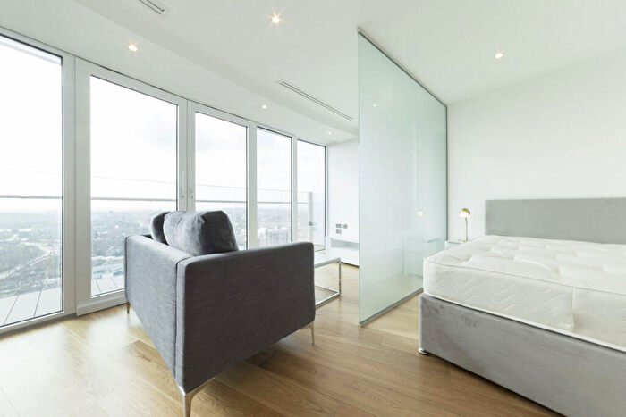 Flat To Rent In Crossharbour Plaza, Canary Wharf, E14