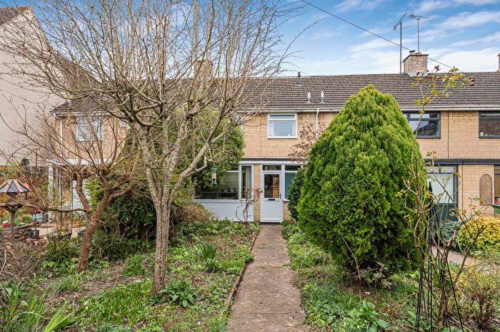 3 Bedroom Detached House For Sale In Lewis Lane, Cirencester, Gloucestershire, GL7