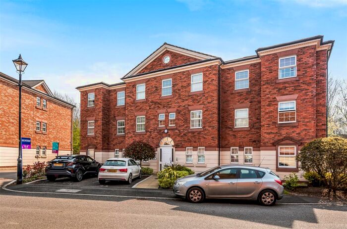 2 Bedroom Flat To Rent In Manthorpe Avenue, Worsley, Manchester, M28