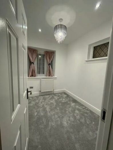 Studio To Rent In Virginia Rd, Thornton Heath CR7