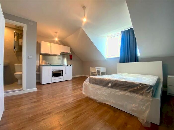 Studio To Rent In Bearwood Road, Bearwood, Smethwick B66