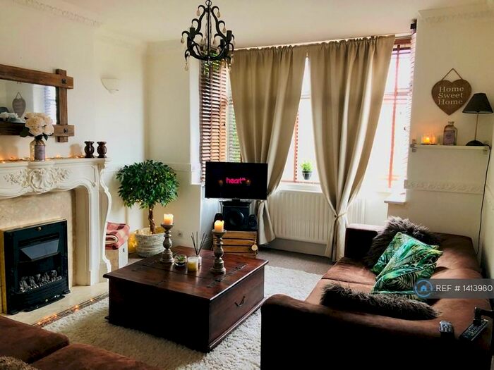 3 Bedroom Semi-Detached House To Rent In Daisy Road, Nottingham, NG3