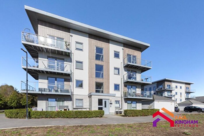 2 Bedroom Flat To Rent In Speckled Wood House, Maidenhead, SL6