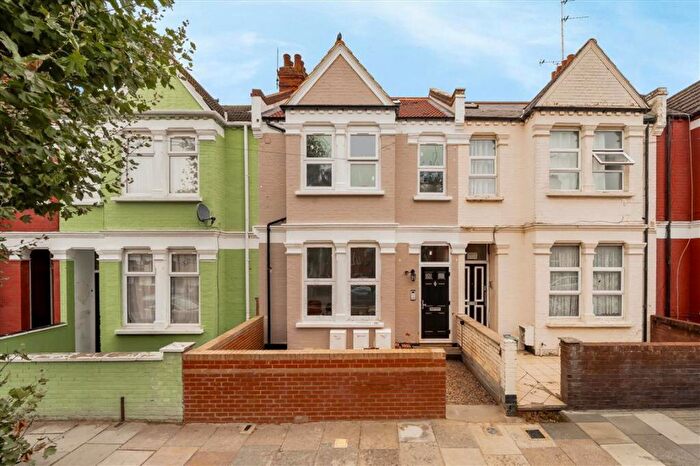 1 Bedroom Flat For Sale In Larch Road, Cricklewood, NW2