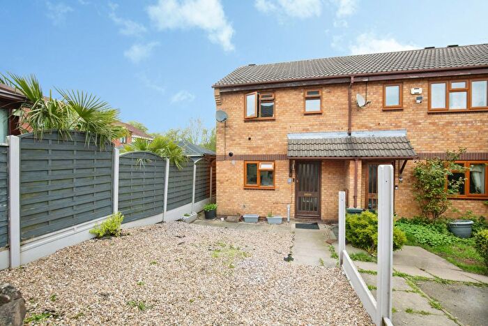 3 Bedroom End Terrace House For Sale In Cornish Close, Ansley Common, CV10
