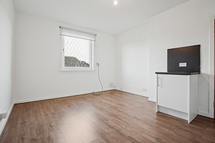 2 Bedroom Flat To Rent In Burn Street, Bonhill, Alexandria, West Dunbartonshire, G83