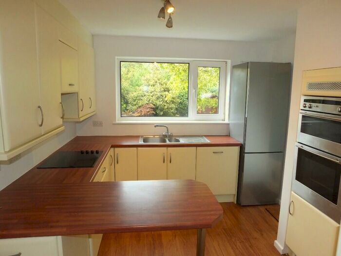 3 Bedroom Detached House To Rent In Grantham Bank, BN8