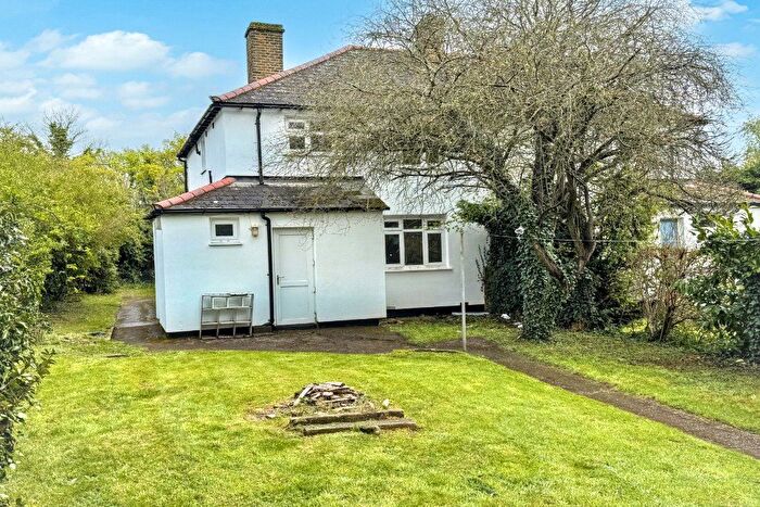 3 Bedroom Semi-Detached House For Sale In Pepper Hill, Great Amwell, Ware, SG12