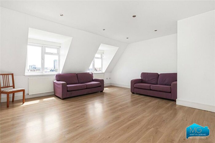 2 Bedroom Apartment To Rent In Torrington Park, North Finchley, London, N12