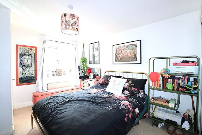 3 Bedroom Terraced House For Sale In Silver Birch Way, Farnborough, GU14