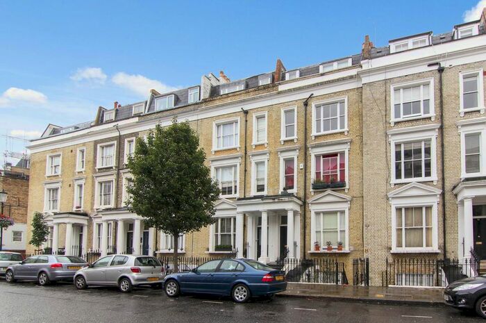 2 Bedroom Flat To Rent In Eardley Crescent, Earls Court, London, SW5