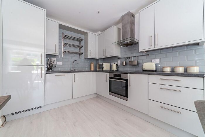 1 Bedroom Flat To Rent In Samuelson Place, Isleworth, TW7 - Photo 2