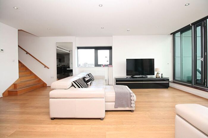 2 Bedroom Maisonette To Rent In Neutron Tower, Blackwall Way, London, E14