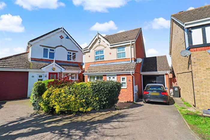 3 Bedroom Detached House For Sale In Bridport Way, Braintree, CM7