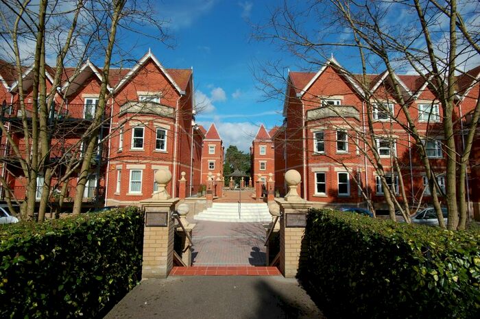 2 Bedroom Flat To Rent In Knyverton Road, Bournemouth, BH1