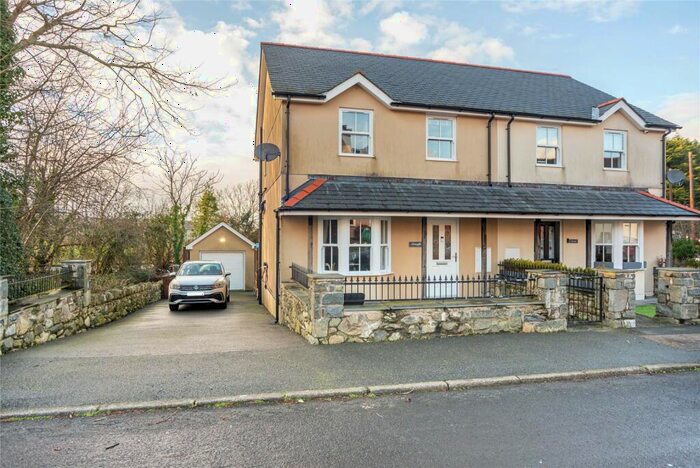 3 Bedroom Semi-Detached House For Sale In Llanwnda, Caernarfon, Gwynedd, LL54