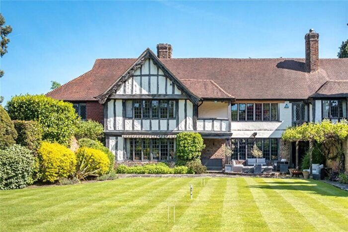 7 Bedroom Semi-Detached House For Sale In Lordings Road, Billingshurst, West Sussex, RH14