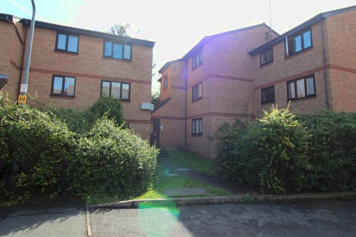 1 Bedroom Flat To Rent In Avenue Road, Chadwell Heath, Romford, RM6