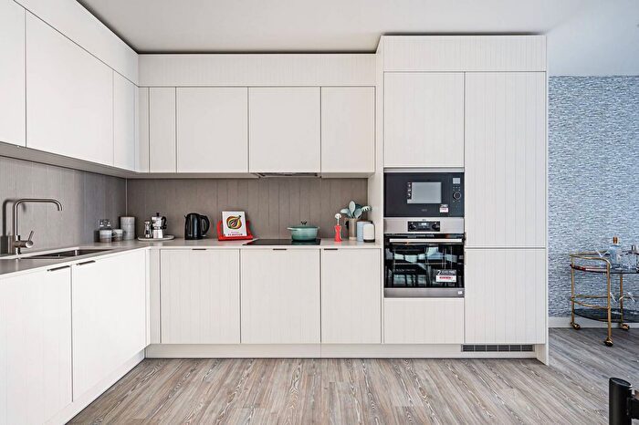 1 Bedroom Flat To Rent In Westfield Avenue, Stratford, London, E20