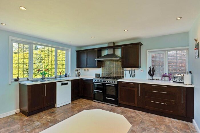 5 Bedroom Detached House To Rent In Maplescombe Lane, Farningham, DA4