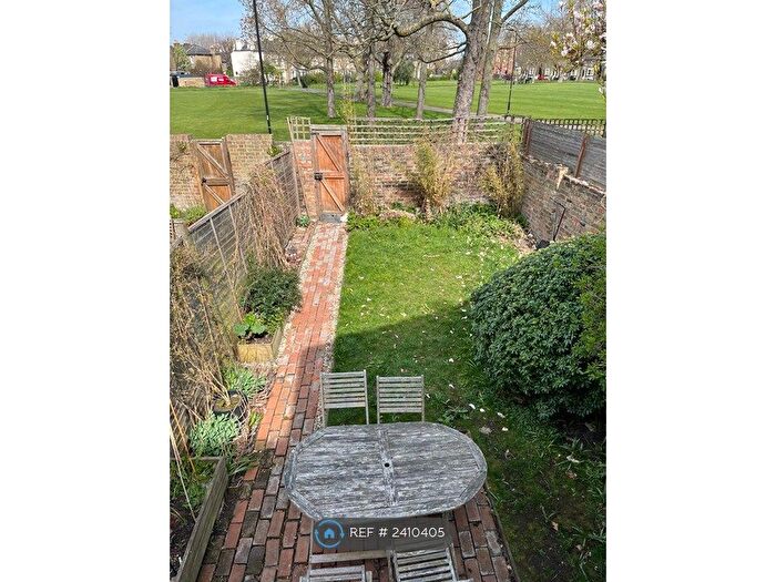 3 Bedroom Maisonette To Rent In Groombridge Road, London, E9