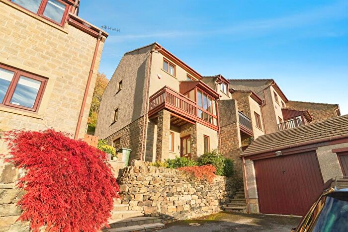 3 Bedroom End Of Terrace House For Sale In Moorbottom Lane, Bingley, BD16