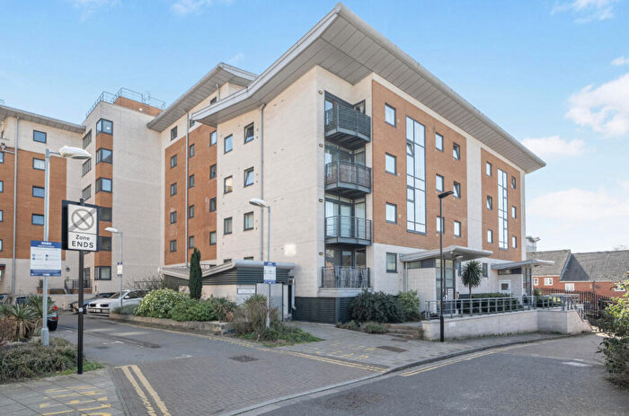 2 Bedroom Apartment For Sale In Lowestoft Mews, London, E16